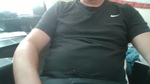 Snapshot of bourbonman144 chatting on September 24, 9:40 pm bourbonman144 online show from September 24, 9:40 pm