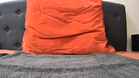 boy3911 online show from December 3, 7:01 pm