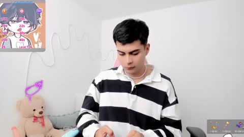 Snapshot of boy_andy__ chatting on December 14, 8:35 pm Aaron online show from December 14, 8:35 pm