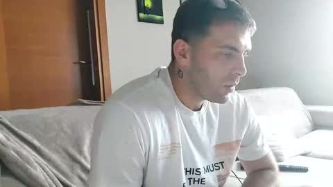 Snapshot of boy_aroundtheworld chatting on September 28, 12:32 pm Dan online show from September 28, 12:32 pm