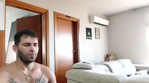 Snapshot of boy_aroundtheworld chatting on October 3, 1:41 pm Dan online show from October 3, 1:41 pm