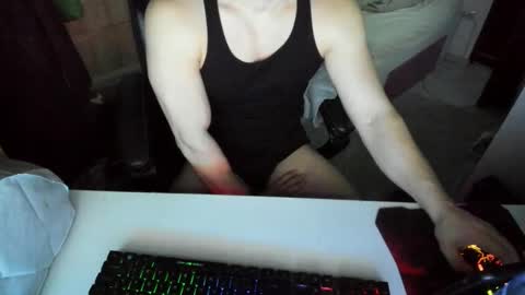 Snapshot of boy_boy22 chatting on January 3, 4:48 pm boy_boy22 online show from January 3, 4:48 pm