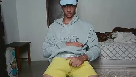 boy_horny_dirty online show from September 19, 4:14 am