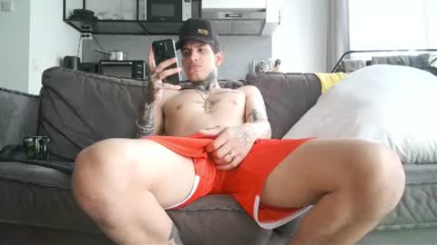 Snapshot of boy_master5 chatting on June 23, 6:22 am boy_master5 online show from June 23, 6:22 am