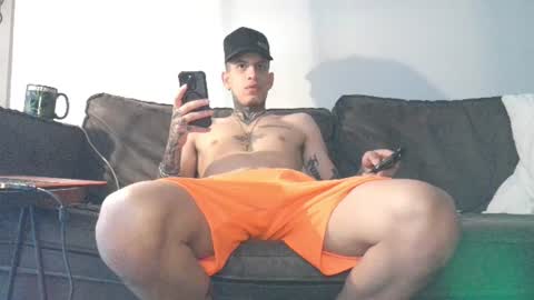 Snapshot of boy_master5 chatting on July 18, 5:55 am boy_master5 online show from July 18, 5:55 am