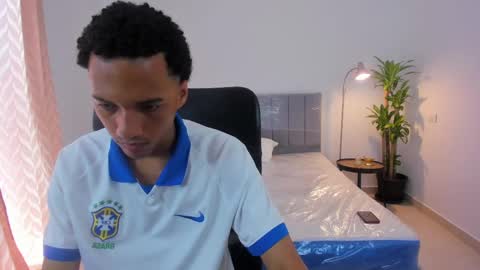 boy_master77 online show from February 17, 6:15 pm
