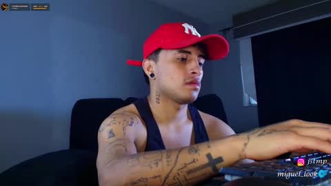 boy_nauthy online show from October 14, 10:49 am