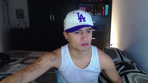 boy_nauthy online show from February 12, 11:33 pm