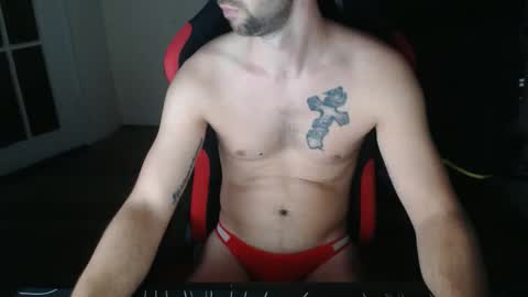 boy_t0y89 online show from December 15, 6:12 pm