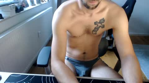 Snapshot of boy_t0y89 chatting on June 19, 5:12 am boy_t0y89 online show from June 19, 5:12 am