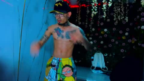 boy_tatto77 online show from April 11, 2:16 am