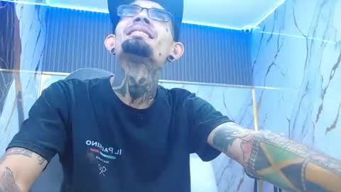 boy_tatto77 online show from July 26, 12:52 am