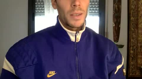 Snapshot of boybcn94 chatting on December 15, 3:27 pm boybcn94 online show from December 15, 3:27 pm