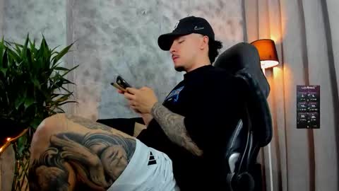 boyc02_ online show from November 24, 1:05 am