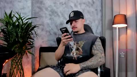 boyc02_ online show from April 21, 12:22 pm