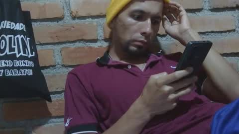 Snapshot of boycumlatino21 chatting on February 2, 2:32 am Boy online show from February 2, 2:32 am