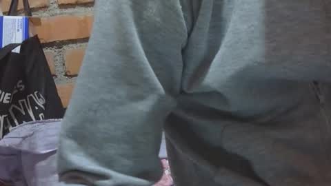 Snapshot of boycumlatino21 chatting on February 23, 3:53 pm Boy online show from February 23, 3:53 pm