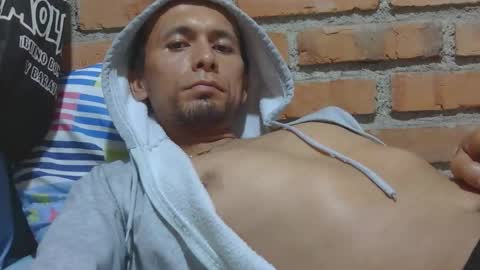 Snapshot of boycumlatino21 chatting on March 29, 12:10 am Boy online show from March 29, 12:10 am