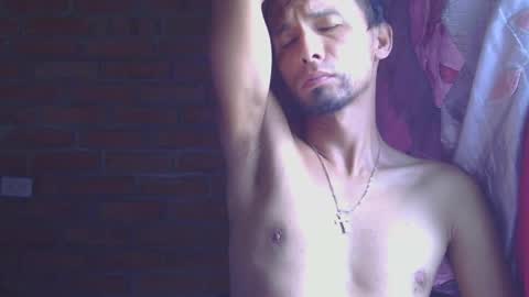 Snapshot of boycumlatino21 chatting on April 3, 3:10 pm Boy online show from April 3, 3:10 pm