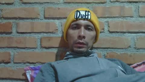 Snapshot of boycumlatino21 chatting on April 18, 4:27 am Boy online show from April 18, 4:27 am