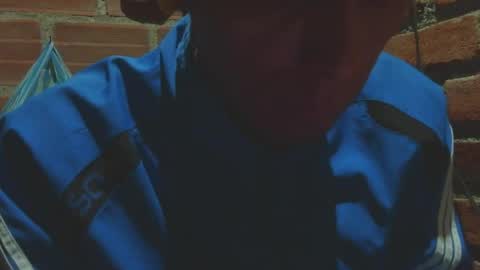 Snapshot of boycumlatino21 chatting on April 27, 3:48 am Boy online show from April 27, 3:48 am
