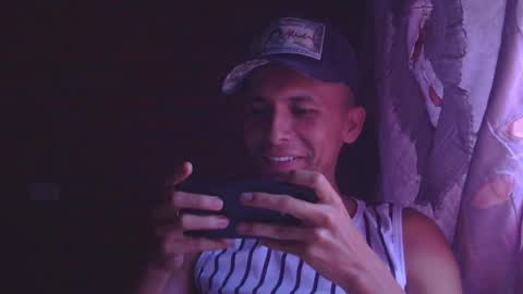 Snapshot of boycumlatino21 chatting on May 1, 4:22 pm Boy online show from May 1, 4:22 pm