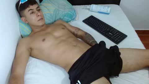 boyg_hots online show from March 5, 9:15 pm