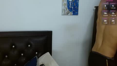 boyg_hots online show from October 3, 4:04 pm