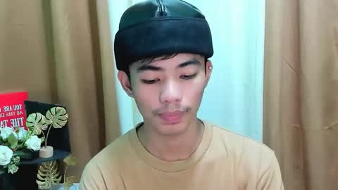 HI IM JAMES DONT FORGET GIVE ME THUMBS UP AND JOIN TO MY FANCLUB online show from November 14, 9:35 pm