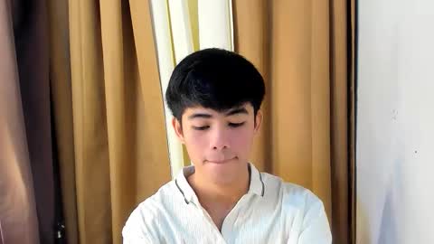 HI IM JAMES DONT FORGET GIVE ME THUMBS UP AND JOIN TO MY FANCLUB online show from February 4, 11:53 pm