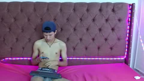 ALEX - TAYLER  -MIKE online show from December 18, 5:10 pm