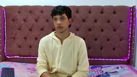 ALEX - TAYLER  -MIKE online show from January 18, 2:02 pm