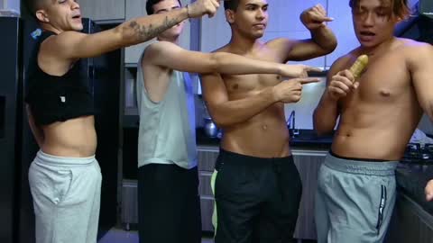 Angelo Mark Fernando Taylor online show from January 30, 5:49 pm