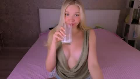 BoysLoveBlondee online show from May 22, 9:26 am