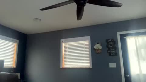 Snapshot of boytoy8969 chatting on December 23, 9:18 pm boytoy8969 online show from December 23, 9:18 pm