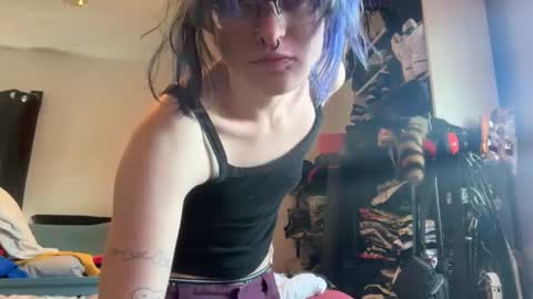 boywithbug online show from February 27, 6:19 pm