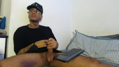 Snapshot of boyzac_ chatting on July 26, 9:05 am boyzac_ online show from July 26, 9:05 am