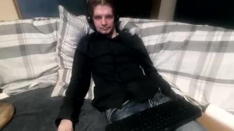 Snapshot of bponie1 chatting on March 21, 2:05 am bponie1 online show from March 21, 2:05 am