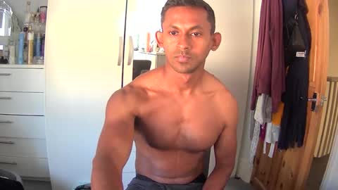 br0wn_prince24 online show from July 12, 8:38 am