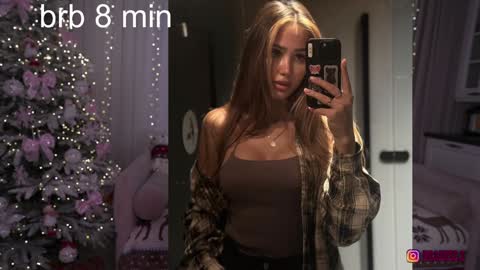 Snapshot of brabuss_ chatting on January 3, 7:49 am Lana online show from January 3, 7:49 am