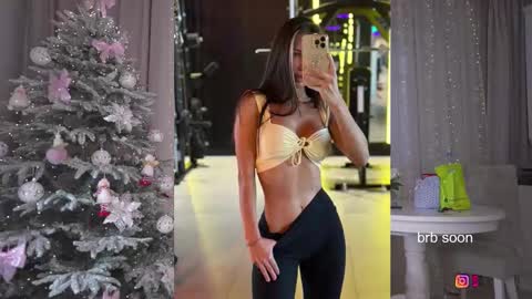 Snapshot of brabuss_ chatting on January 10, 3:52 am Lana online show from January 10, 3:52 am