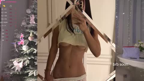 Snapshot of brabuss_ chatting on January 14, 2:06 am Lana online show from January 14, 2:06 am