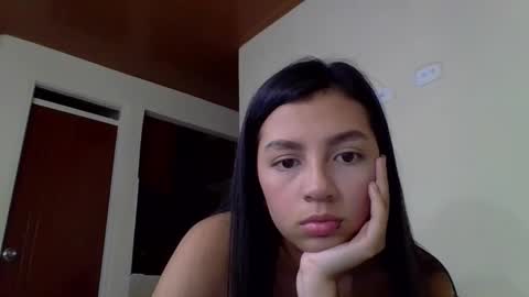 Snapshot of brad_and_emma293215 chatting on September 17, 11:39 pm brad_and_emma293215 online show from September 17, 11:39 pm