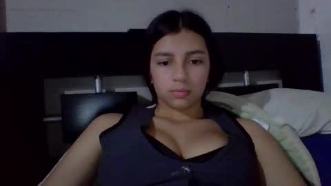 Snapshot of brad_and_emma293215 chatting on February 5, 9:19 pm brad_and_emma293215 online show from February 5, 9:19 pm