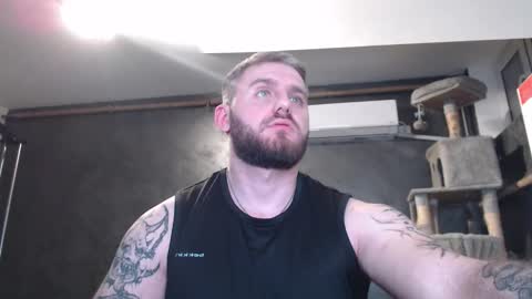 Snapshot of brad_pittfall chatting on January 5, 6:55 pm ask me online show from January 5, 6:55 pm