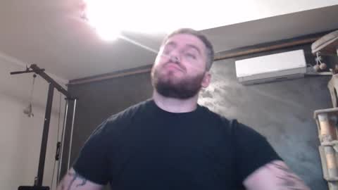 Snapshot of brad_pittfall chatting on January 7, 3:25 pm ask me online show from January 7, 3:25 pm