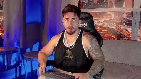Snapshot of brad_summer chatting on June 7, 3:27 pm brad summer online show from June 7, 3:27 pm