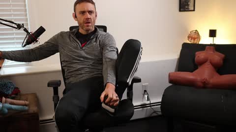 Snapshot of bradbronton chatting on December 20, 6:56 pm BradBronton online show from December 20, 6:56 pm