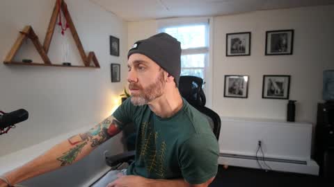 Snapshot of bradbronton chatting on December 15, 12:42 pm BradBronton online show from December 15, 12:42 pm