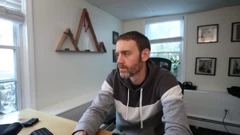 Snapshot of bradbronton chatting on December 17, 7:09 pm BradBronton online show from December 17, 7:09 pm